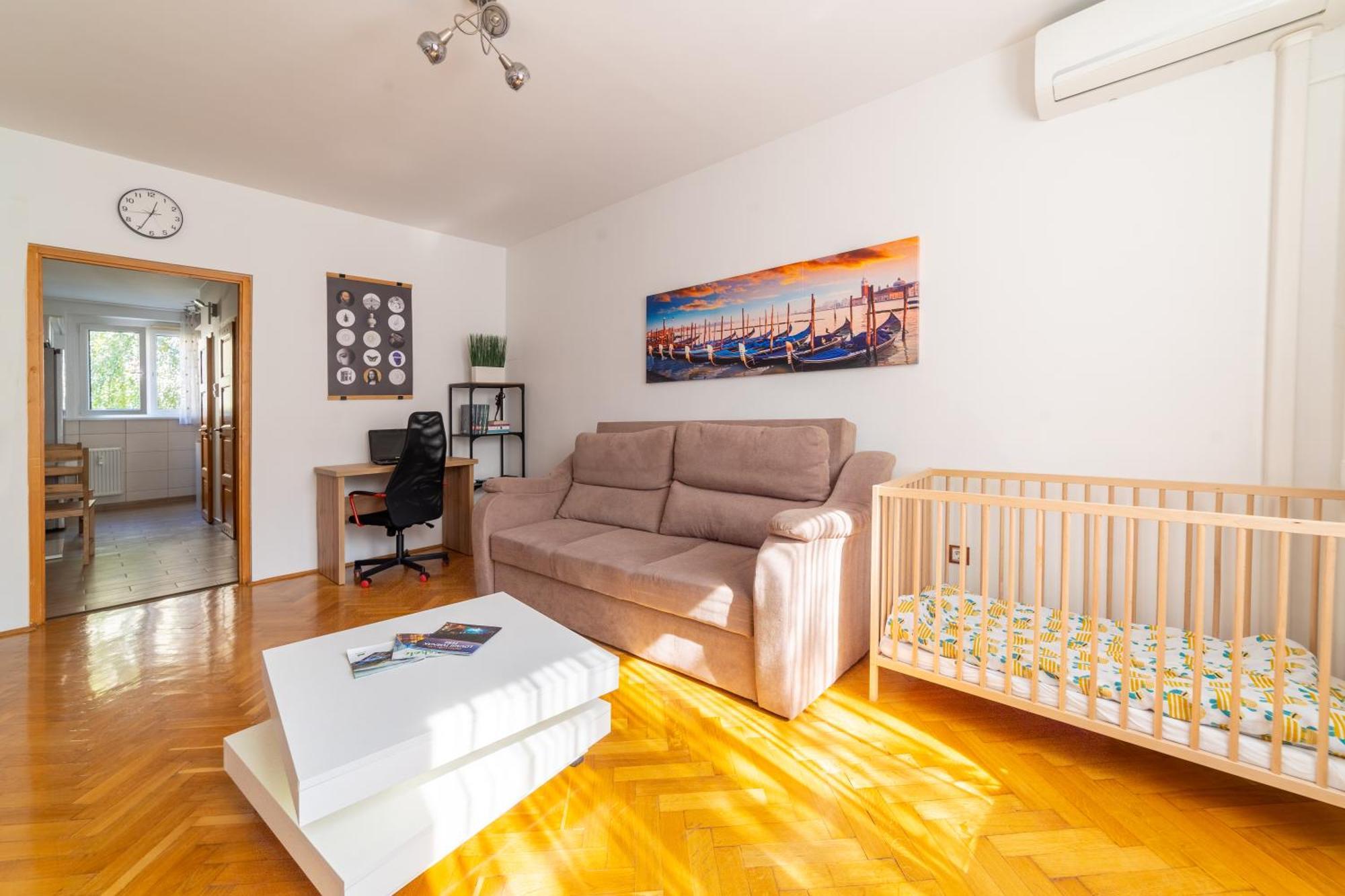 Comfort 14 -- Stylish City Apartment Netflix, Wi-Fi & Parking Miskolc Dış mekan fotoğraf