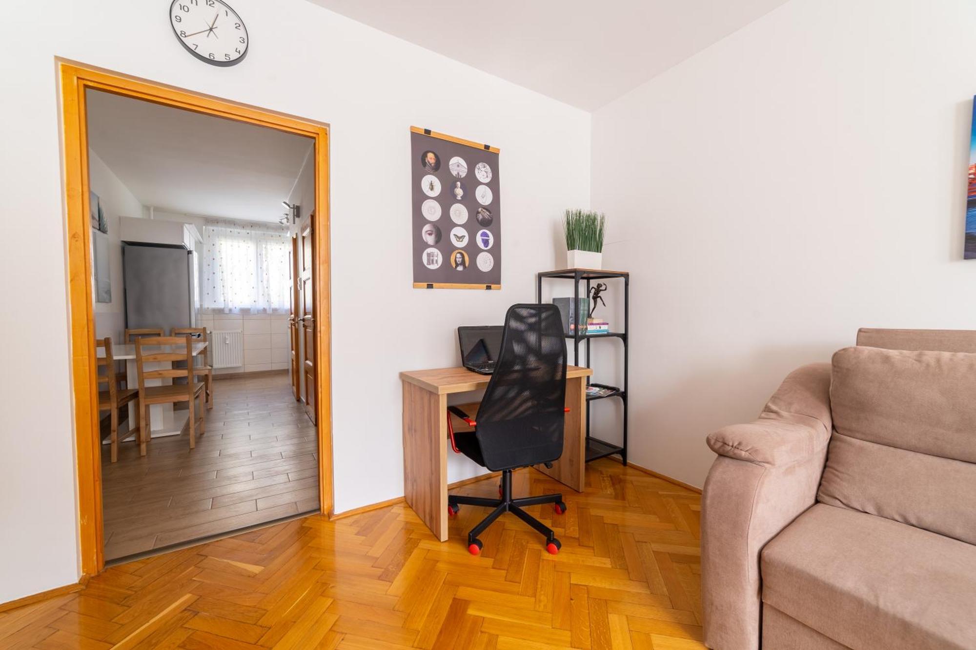 Comfort 14 -- Stylish City Apartment Netflix, Wi-Fi & Parking Miskolc Dış mekan fotoğraf