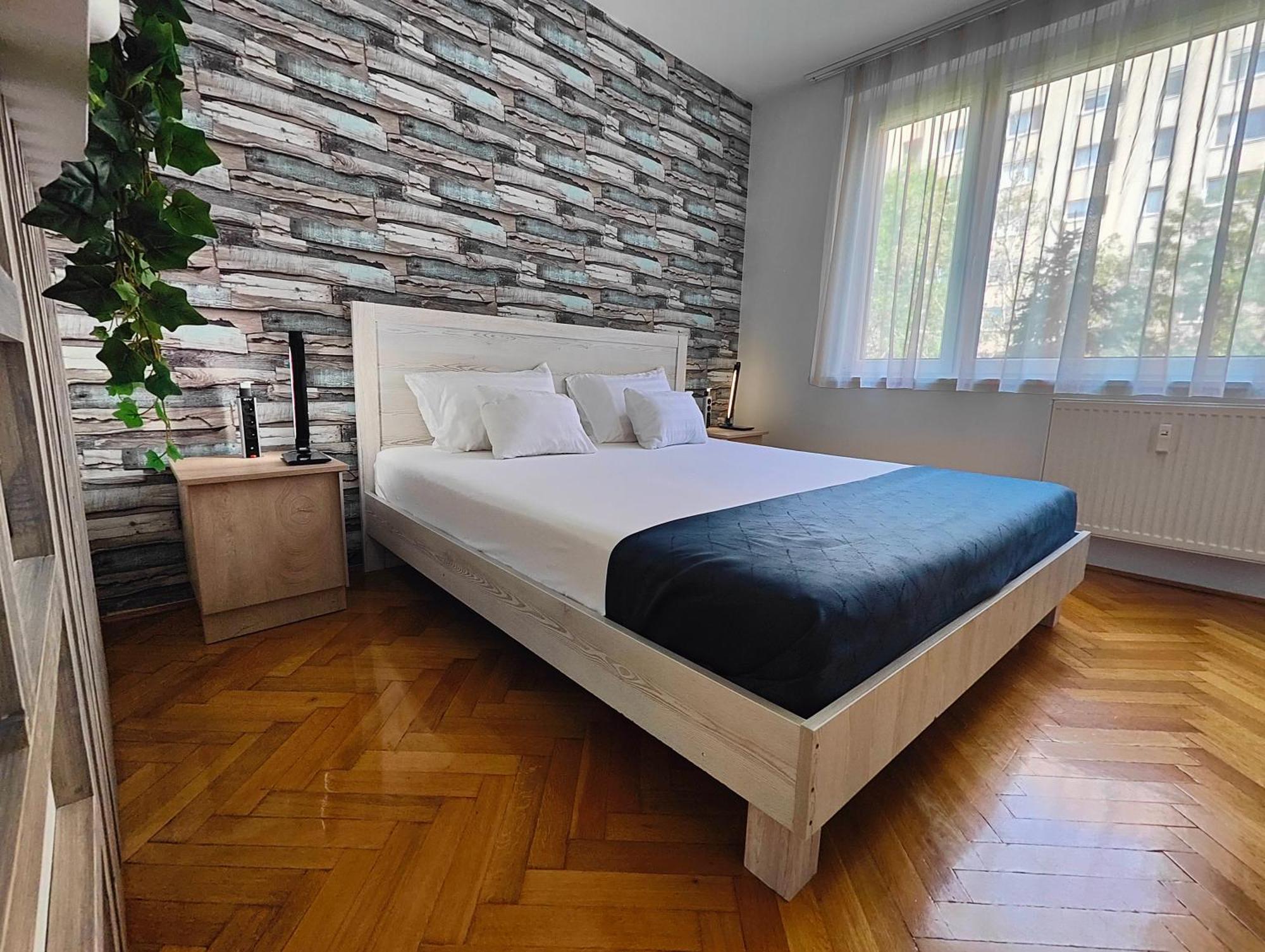 Comfort 14 -- Stylish City Apartment Netflix, Wi-Fi & Parking Miskolc Dış mekan fotoğraf